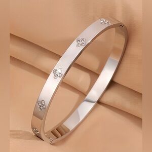 Silver Stainless Steel Four Leaf Clover with Cubic Zirconia Bangle Bracelet